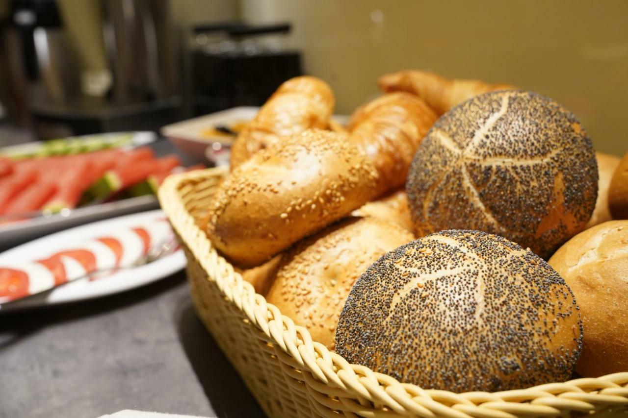 Hotel Dias Pinneberg Ngoại thất bức ảnh