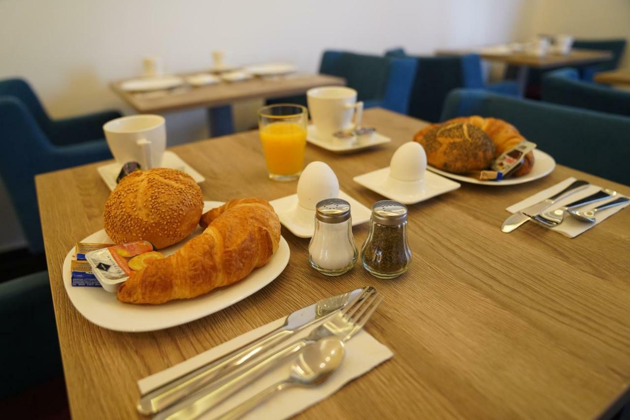 Hotel Dias Pinneberg Ngoại thất bức ảnh