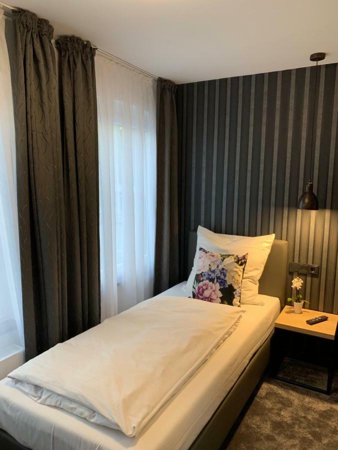 Hotel Dias Pinneberg Ngoại thất bức ảnh