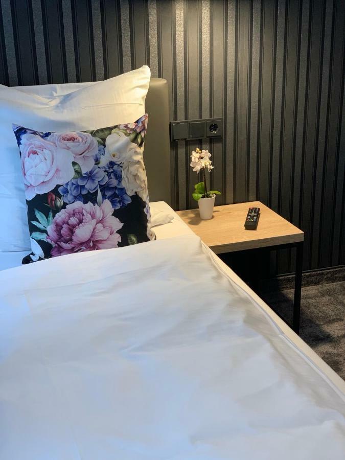 Hotel Dias Pinneberg Ngoại thất bức ảnh