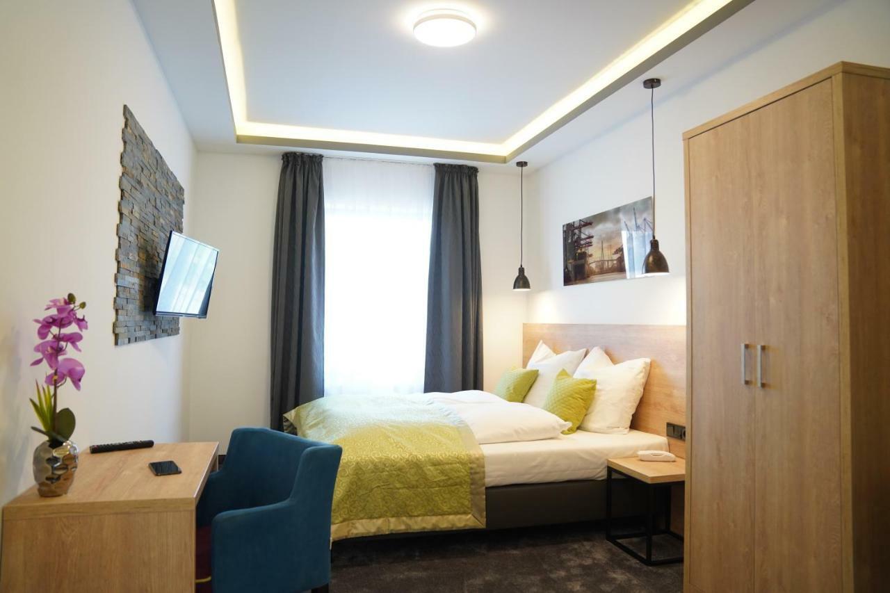 Hotel Dias Pinneberg Ngoại thất bức ảnh