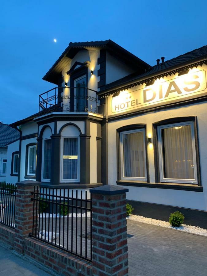 Hotel Dias Pinneberg Ngoại thất bức ảnh